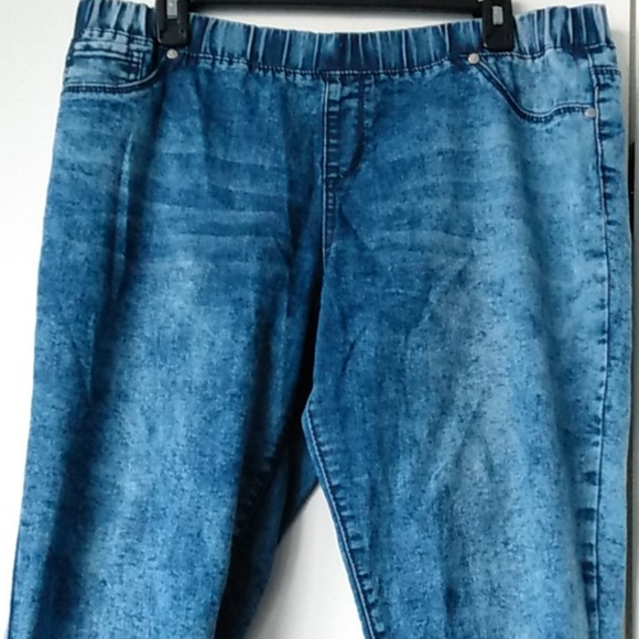 Pants - Picture 2 of 4